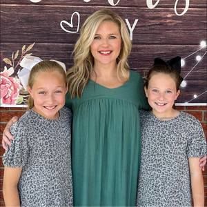 Meet your Posher, Holly